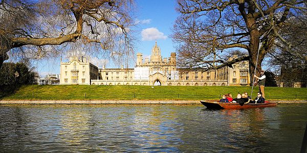 Rowing boat on the river Cam, with a view onto Cambridge University