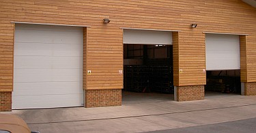Cobra 610 Insulated Sectional Overhead Door